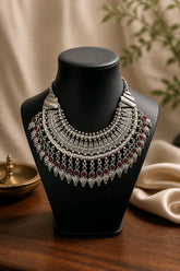 Statement Κολιέ Ethnic Silver με Κόκκινες Λεπτομέρειες