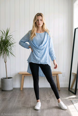 Λινή Ασύμμετρη Μπλούζα με Drapé Λαιμόκοψη – Γαλάζια