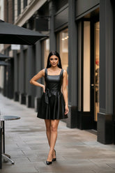 Mini Φόρεμα Δερματίνη με ζώνη στη μέση