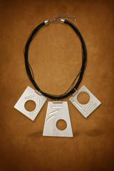 Χειροποίητο Δερμάτινο Κολιέ με Γεωμετρικό Design