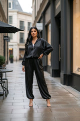 Σατέν σετ ζακέτα με παντελόνα Μονόχρωμο Μαύρο σε Άνετη γραμμή